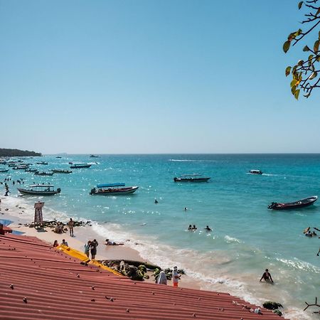 Хостел A Orilla Del Mar En Baru Cartagena Екстер'єр фото